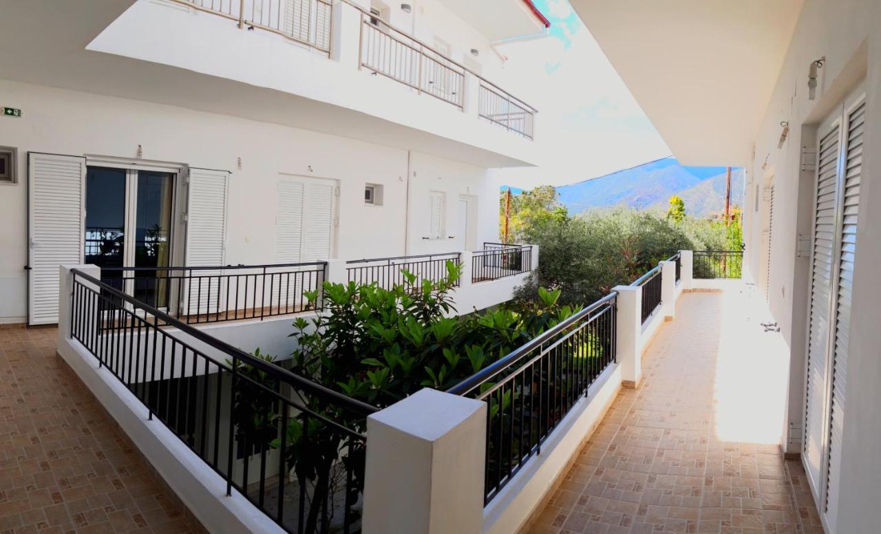 Ενοικιαζόμενα Δωμάτια Γεωργία Σταμούλου Rovies Zewnętrze zdjęcie