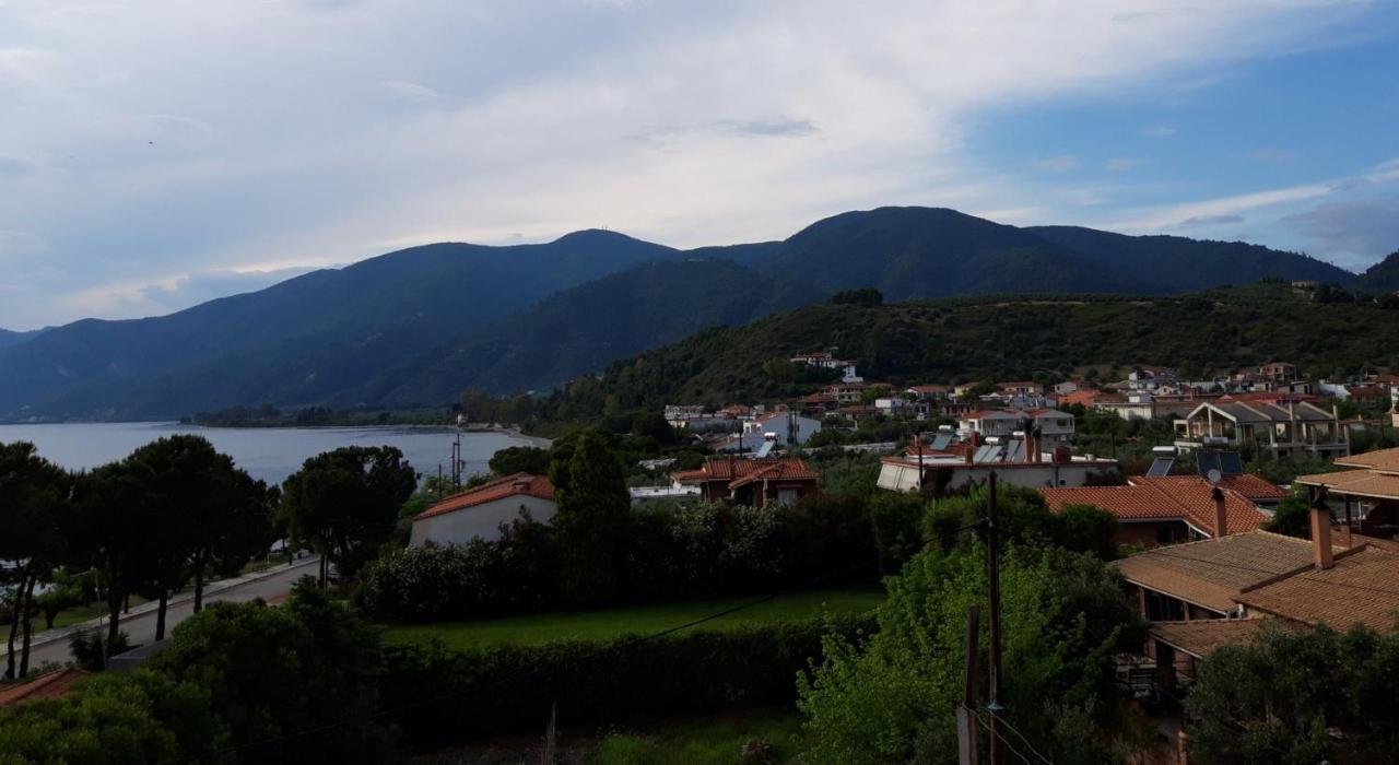 Ενοικιαζόμενα Δωμάτια Γεωργία Σταμούλου Rovies Zewnętrze zdjęcie